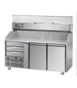 Tavolo refrig. pizza GN1/1 a 2 porte, motore a sinistra, 3 cassetti neutri, piano in granito, vetrina refrig. mod PZ02EKOC3SX+VR