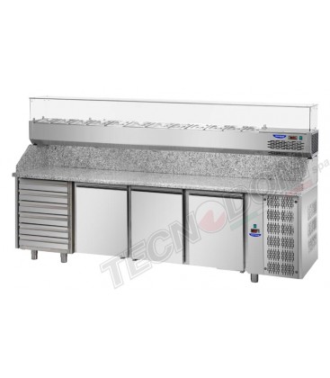 Tavolo refrigerato pizza GN1/1 con 3 porte, 6 cassetti neutri e piano in granito e vetrina refrigerata mod PZ04EKOC6+VR4240VD