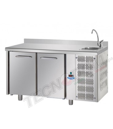 Tavolo refrigerato GN1/1 con 2 porte e piano in acciaio inox con alzatina 10 cm e lavello mod TF02EKOGNLAL