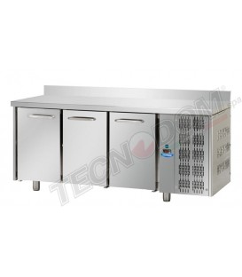Tavolo refrigerato GN1/1 a temperatura normale con 3 porte e piano in acciaio inox con alzatina 10 cm mod TF03EKOGNAL
