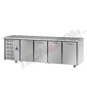 Tavolo refrigerato GN1/1 a temp. normale con 4 porte, piano di lavoro in granito e gruppo motore a sinistra mod TF04EKOGNSXGRA