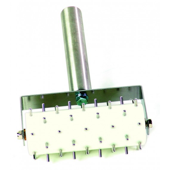 TAGLIAPASTA 8x11,5 CM. IN ACCIAIO INOX MANICO IN PLASTICA