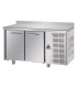 Tavolo refrigerato GN1/1 a temperatura normale con 2 porte e piano in acciaio inox con alzatina 10 cm mod TF02EKOGNAL