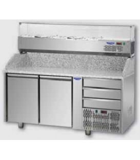 Tavolo refrigerato pizza GN1/1 con 2 porte, 3 cassetti neutri  e piano in granito e vetrina refrigerata mod PZ02EKOC3+VR4160VD